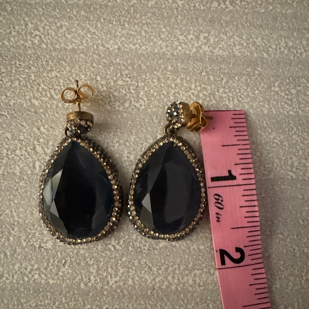 Drop earrings